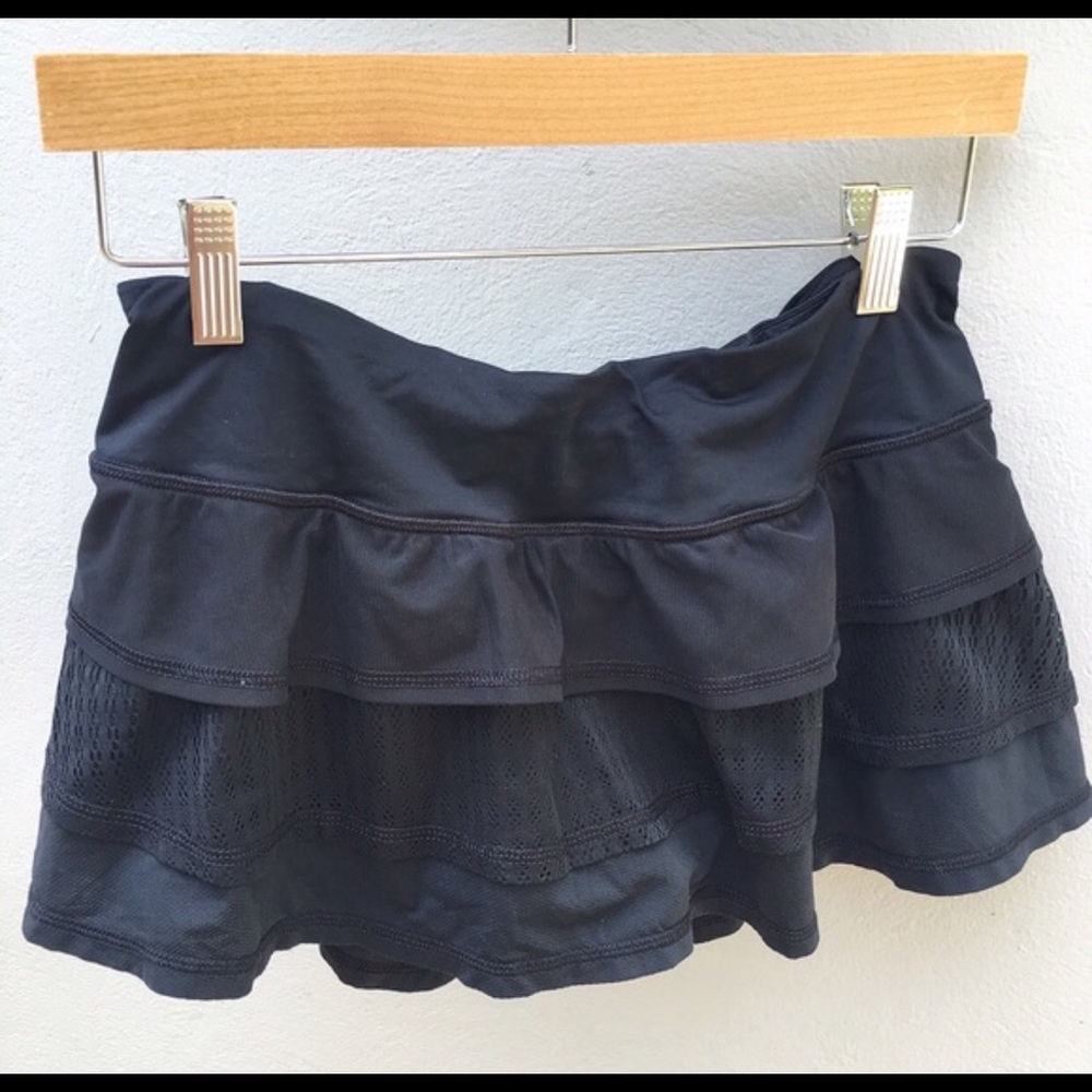 Lululemon Black Ruffles Skort size 6